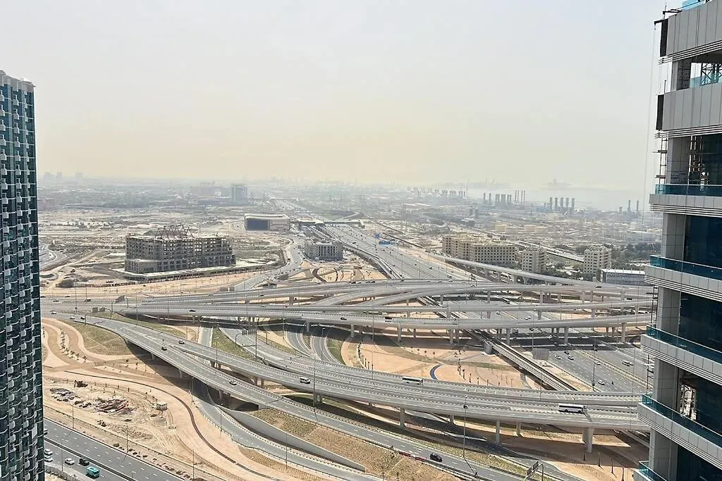 What A View - Very Close To Dmcc Metro Station Dubai Apartment